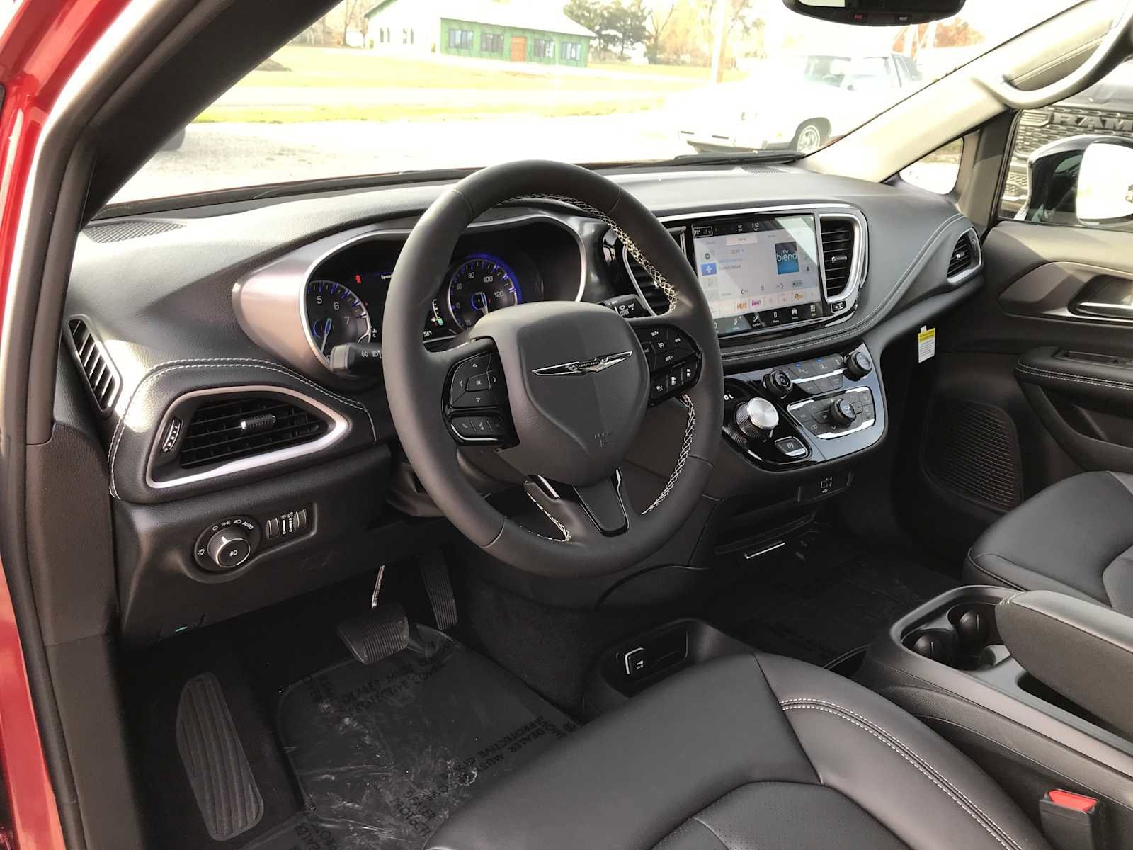 2026 Chrysler Pacifica Select - Photo 14