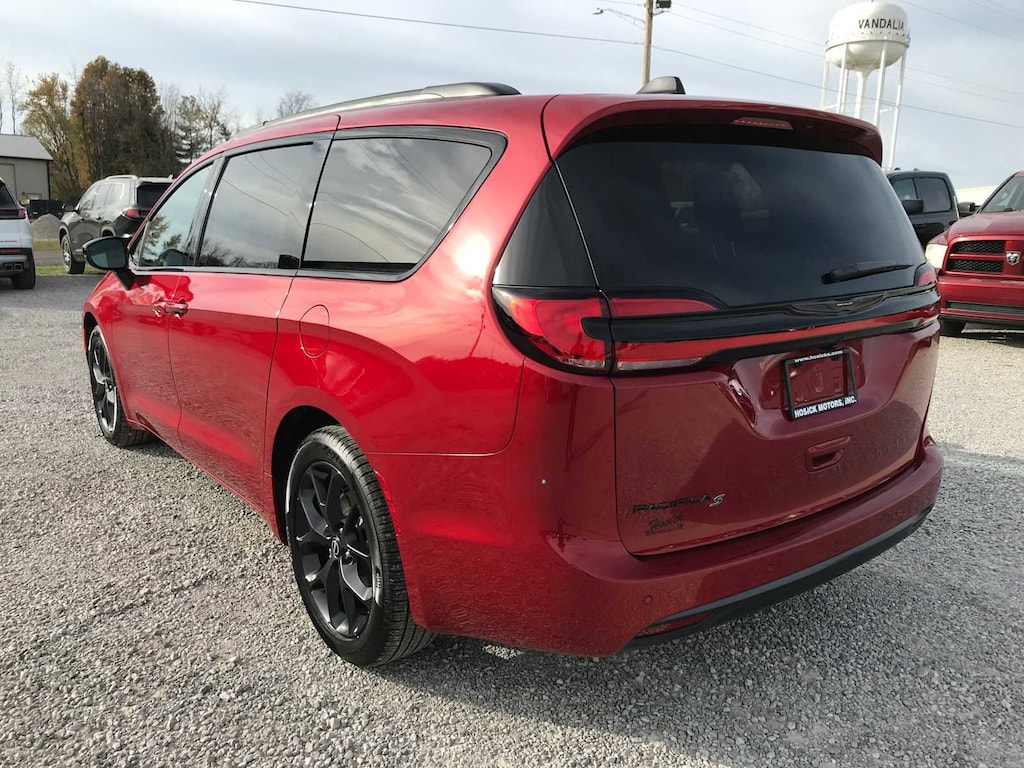 New 2026 Chrysler Pacifica SELECT Passenger Van