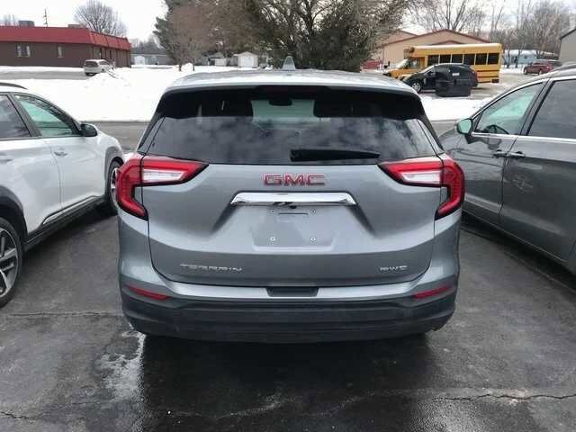 2024 Gmc Terrain SLE photo 3