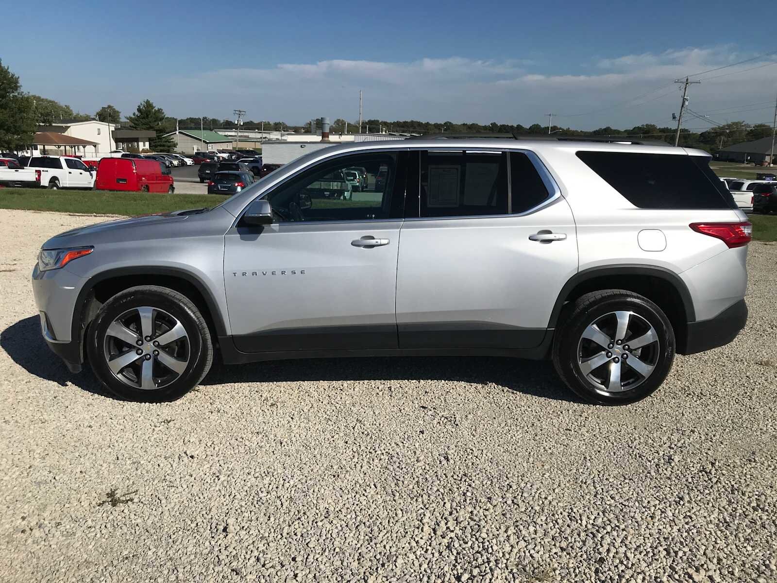2021 Chevrolet Traverse Leather photo 3