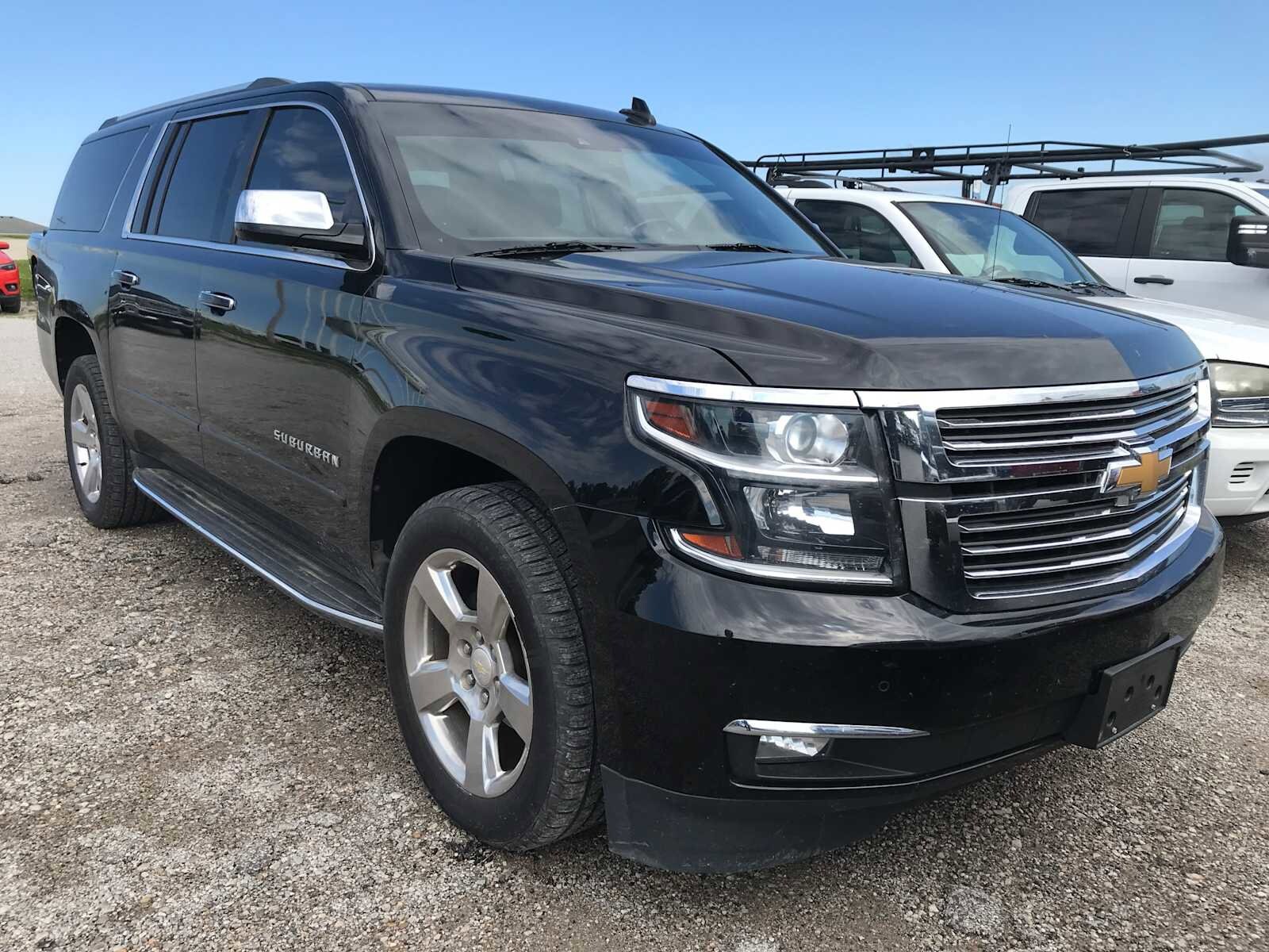 2017 Chevrolet Suburban Premier photo 4