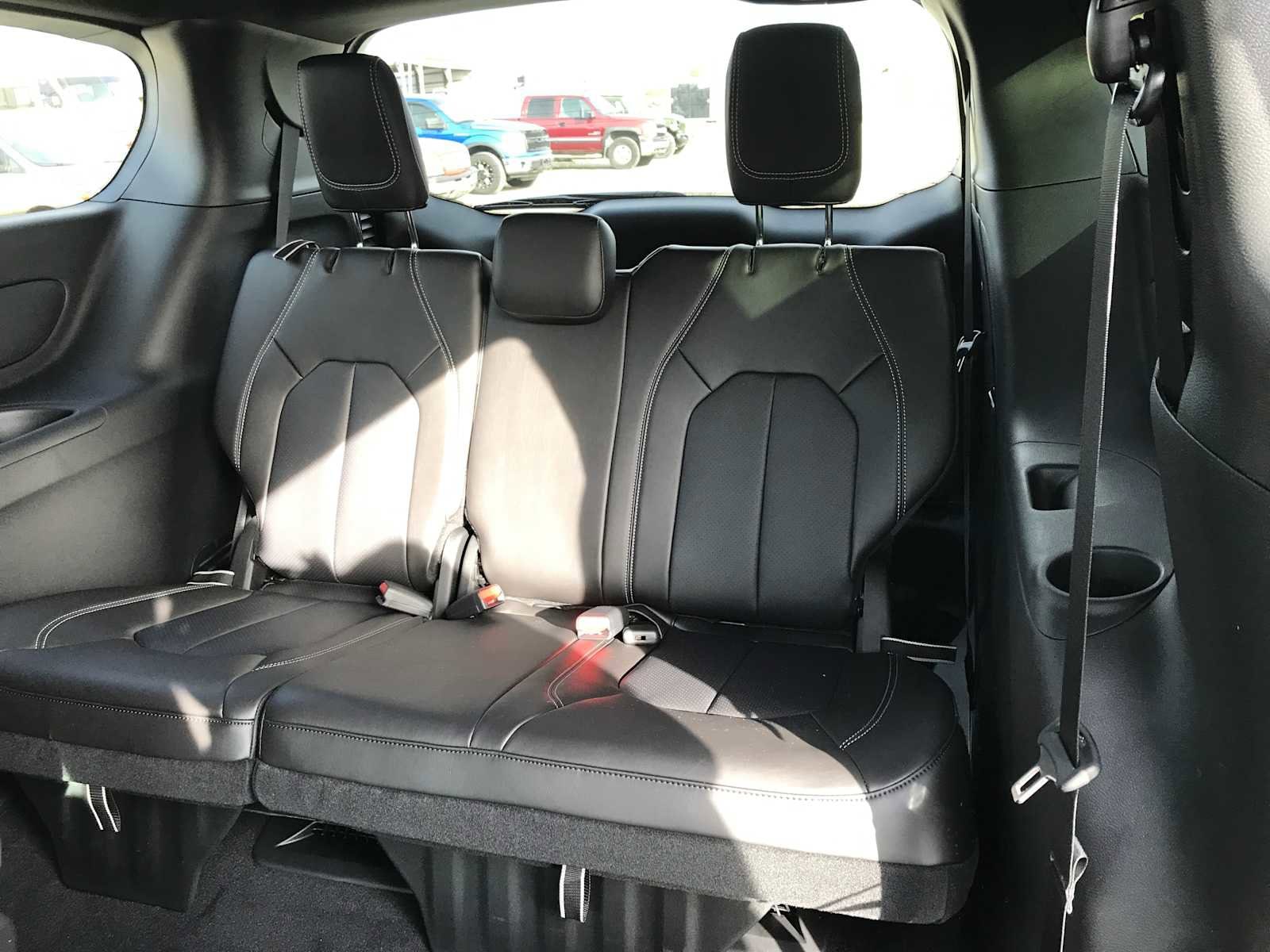 2026 Chrysler Pacifica Select - Photo 27