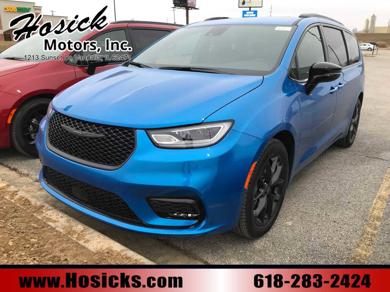 2026 Chrysler Pacifica Select's photo