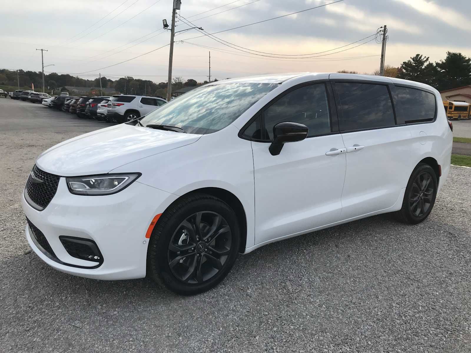 New 2026 Chrysler Pacifica SELECT For Sale | Vandalia IL