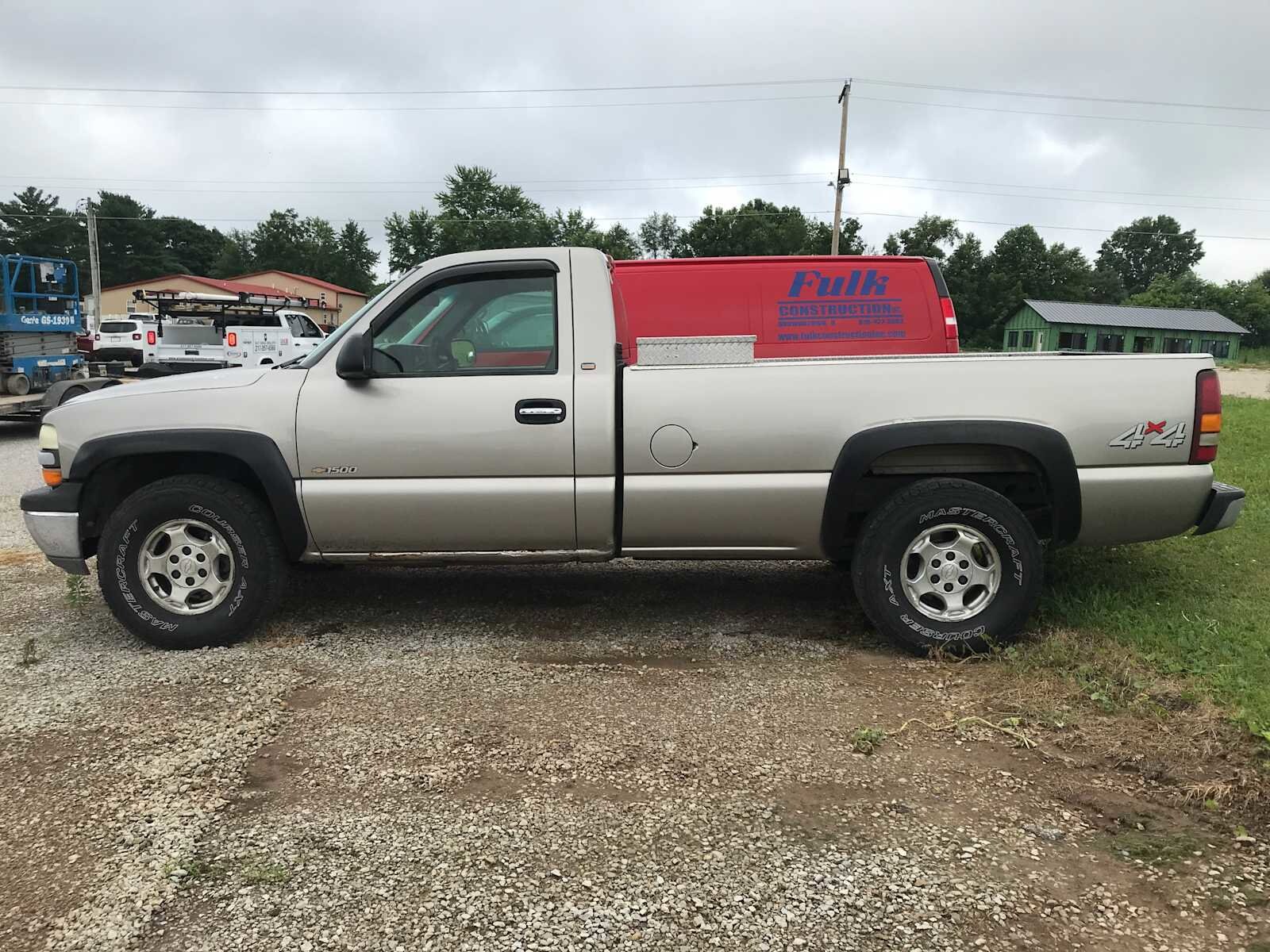 2000 Chevrolet Silverado 1500 photo 2