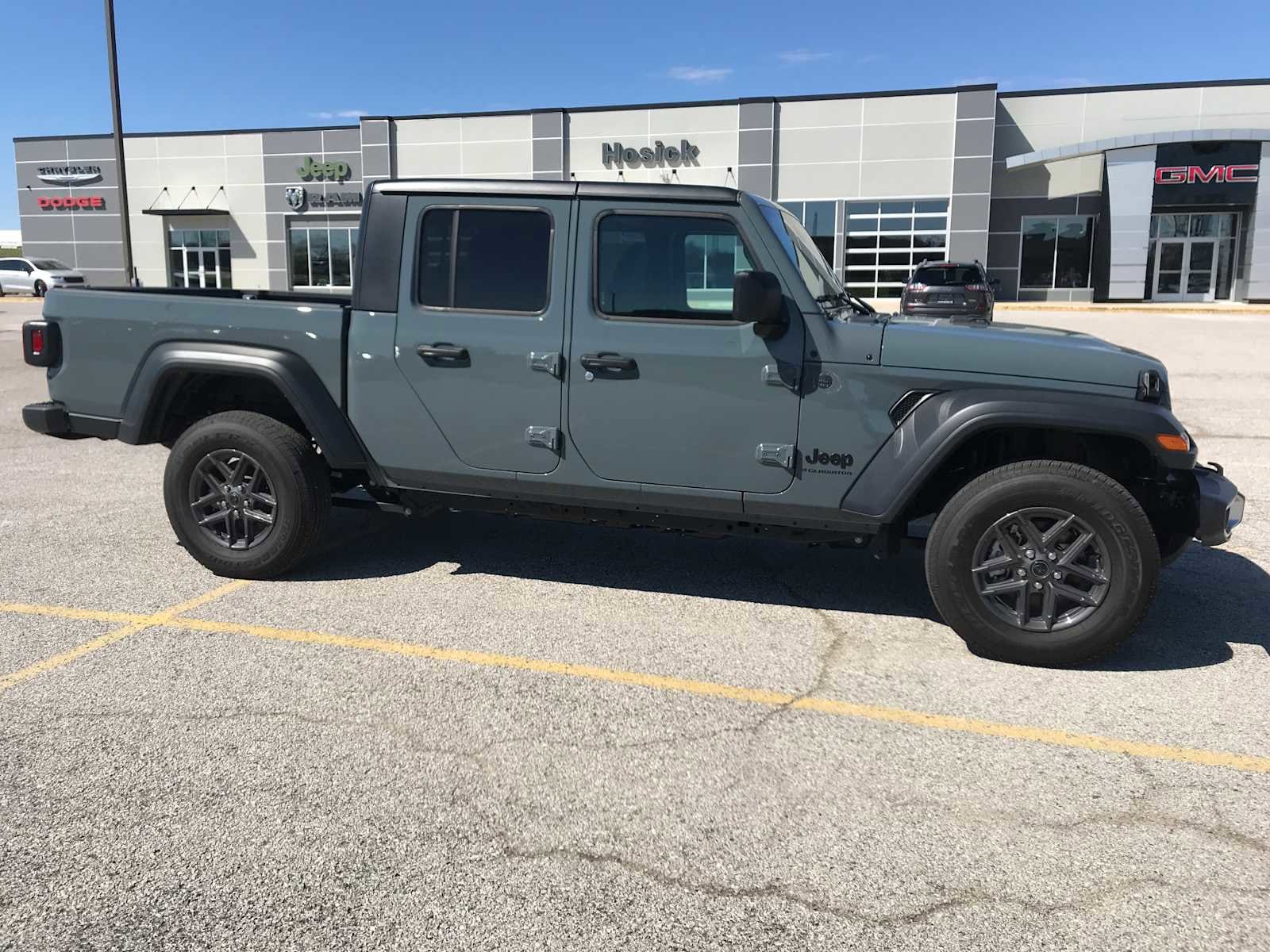 2025 Jeep Gladiator Sport S - Photo 11