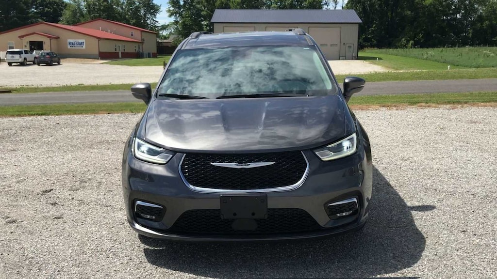 Used 2022 Chrysler Pacifica Touring L