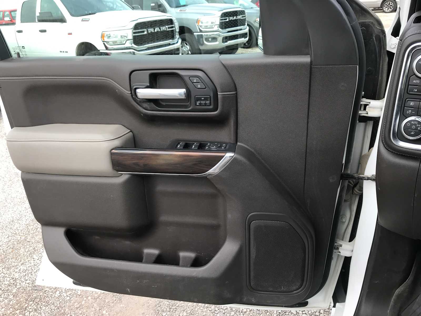 2021 GMC Sierra 1500 SLT - Photo 26