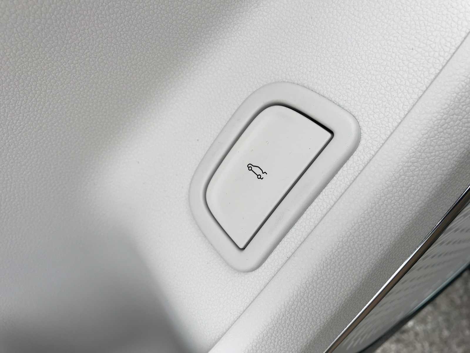 2027 GMC Acadia Denali - Photo 25