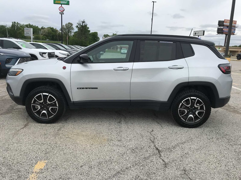Used 2025 Jeep Compass Trailhawk