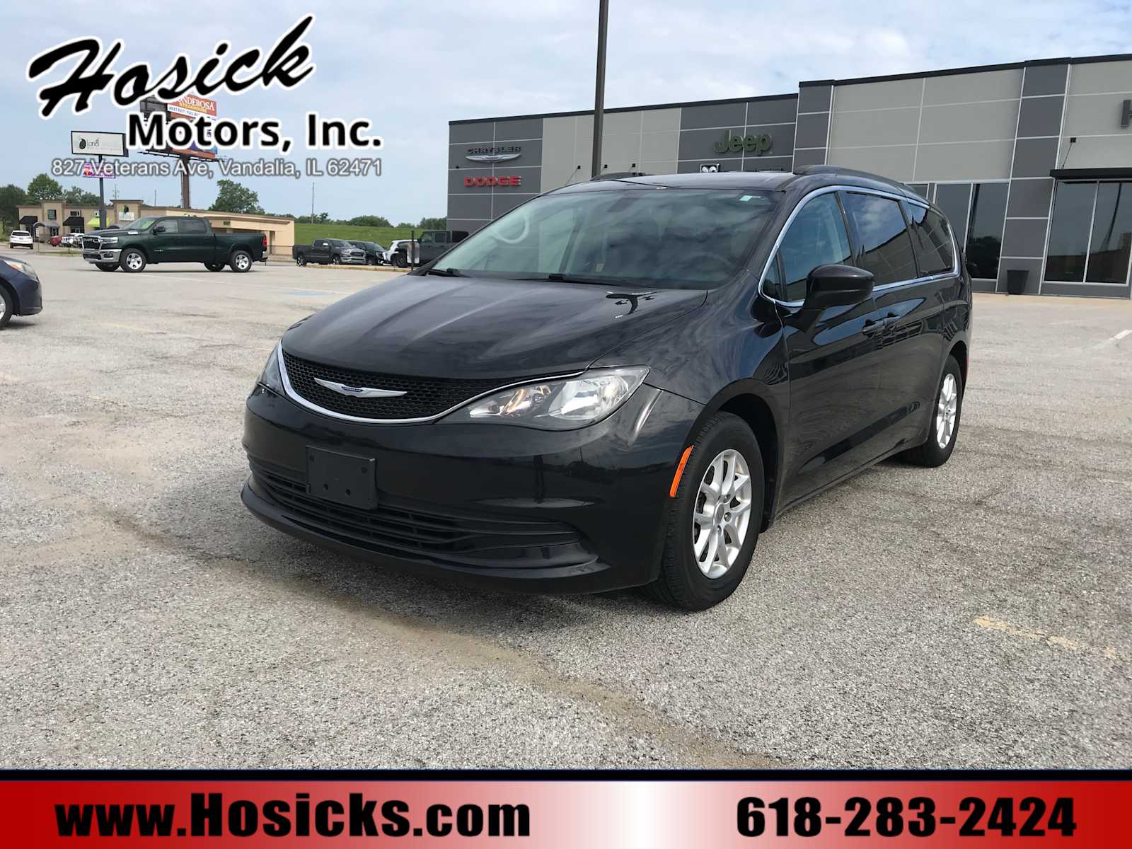 2020 Chrysler Voyager LXI's photo