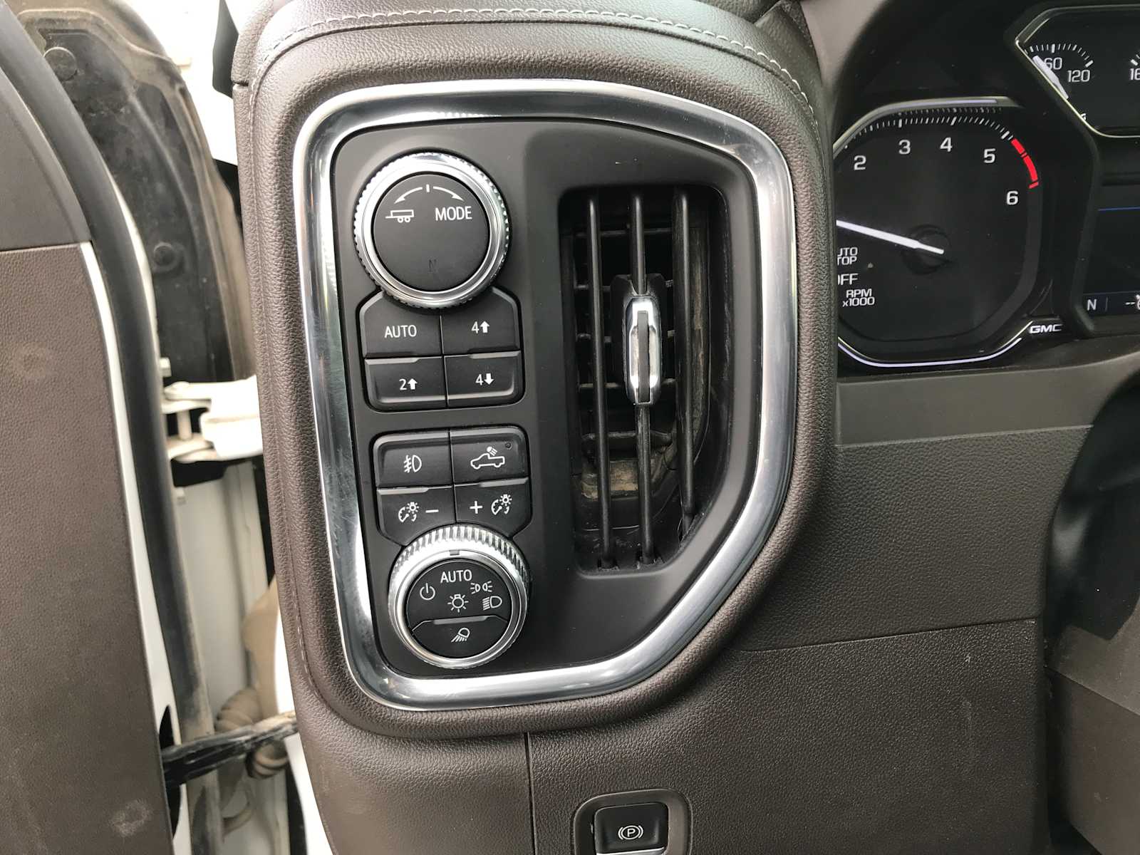 2021 GMC Sierra 1500 SLT - Photo 17