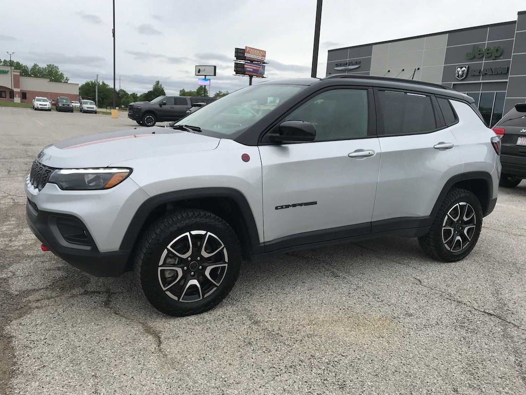 Used 2025 Jeep Compass Trailhawk