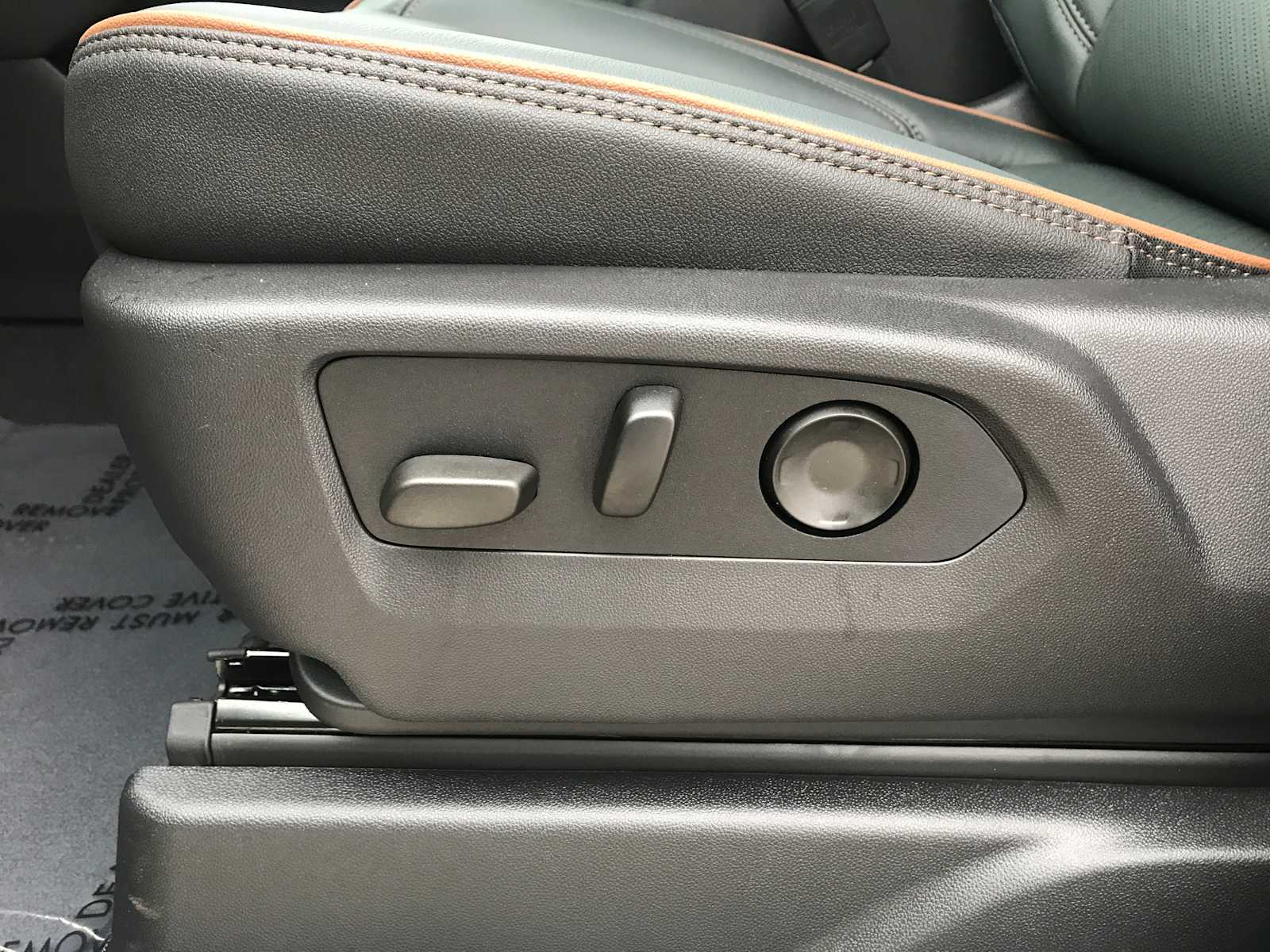 2026 GMC Yukon AT4 - Photo 12