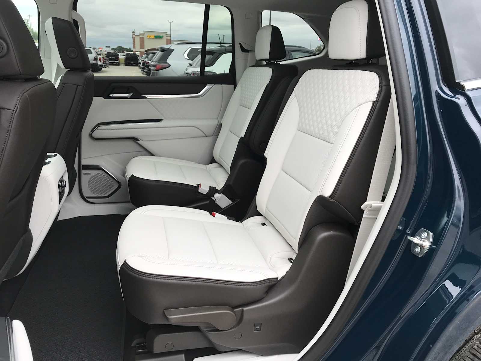 2027 GMC Acadia Denali - Photo 28