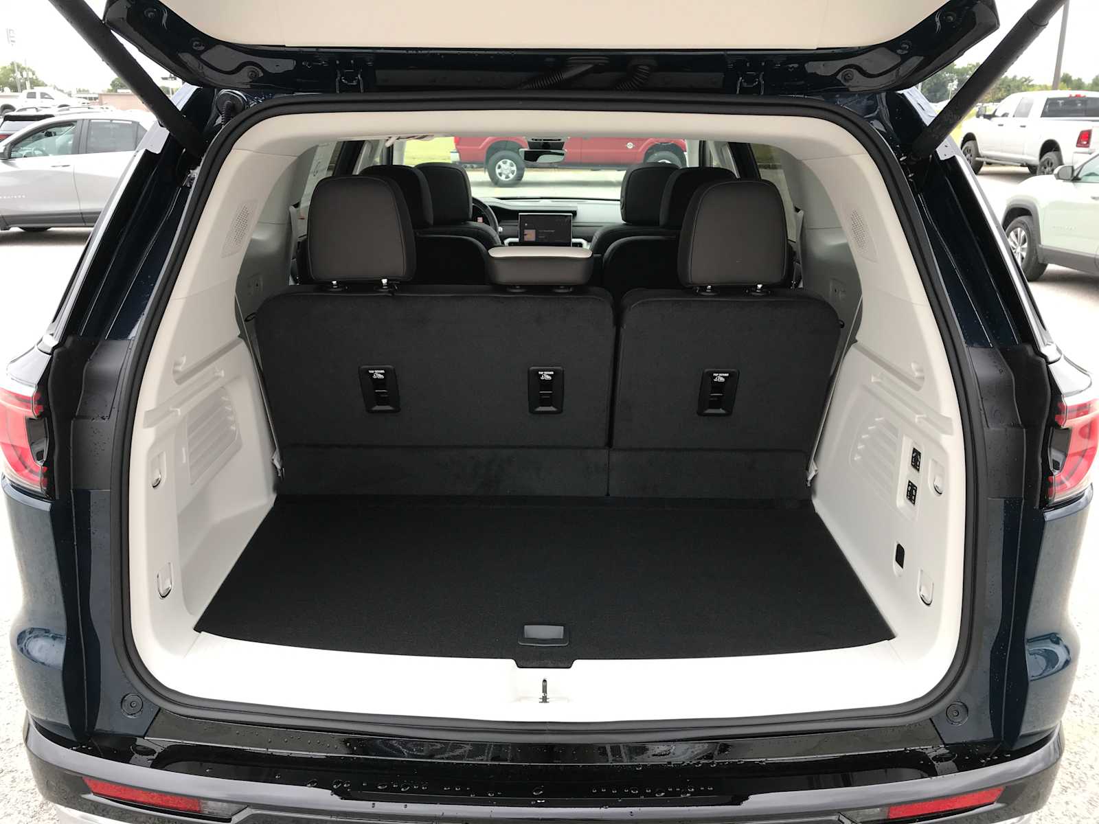 2027 GMC Acadia Denali - Photo 31
