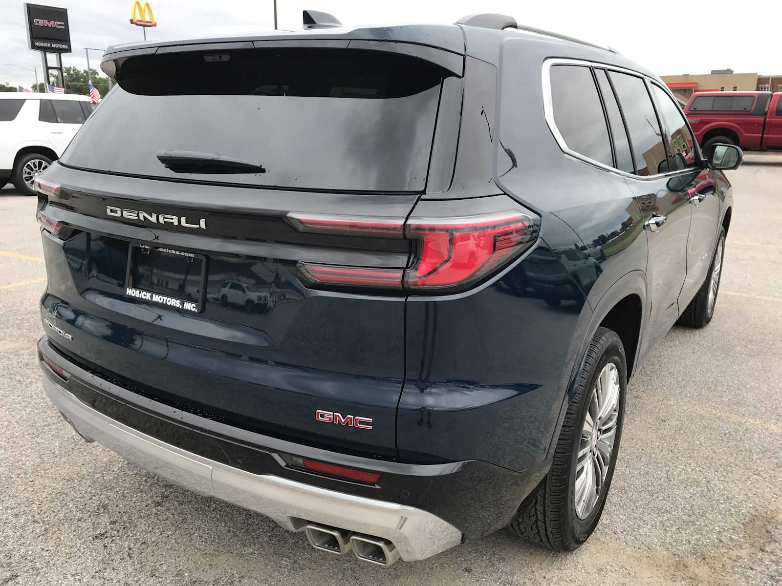 2027 GMC Acadia Denali - Photo 6