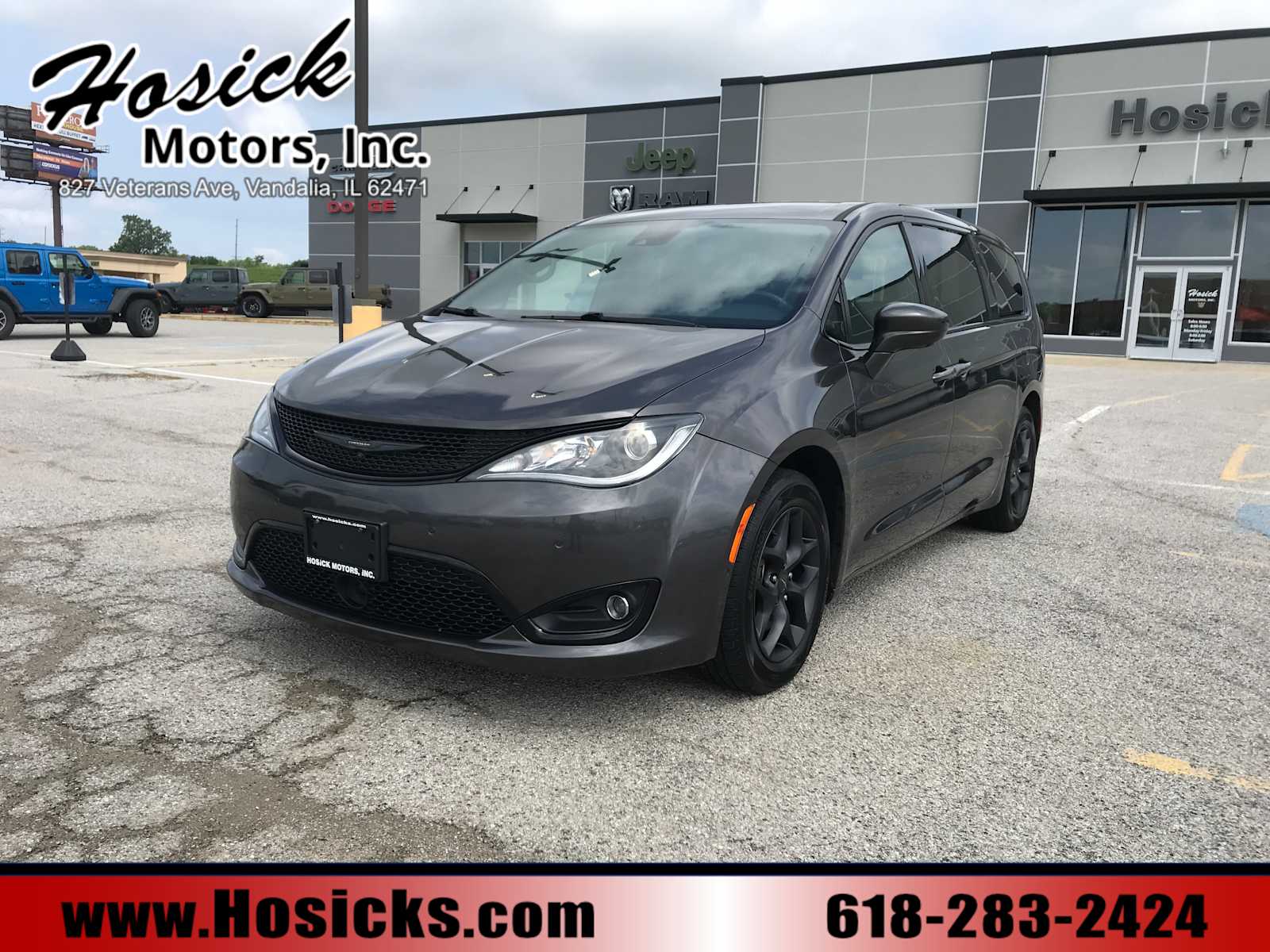 2019 Chrysler Pacifica Touring Plus's photo