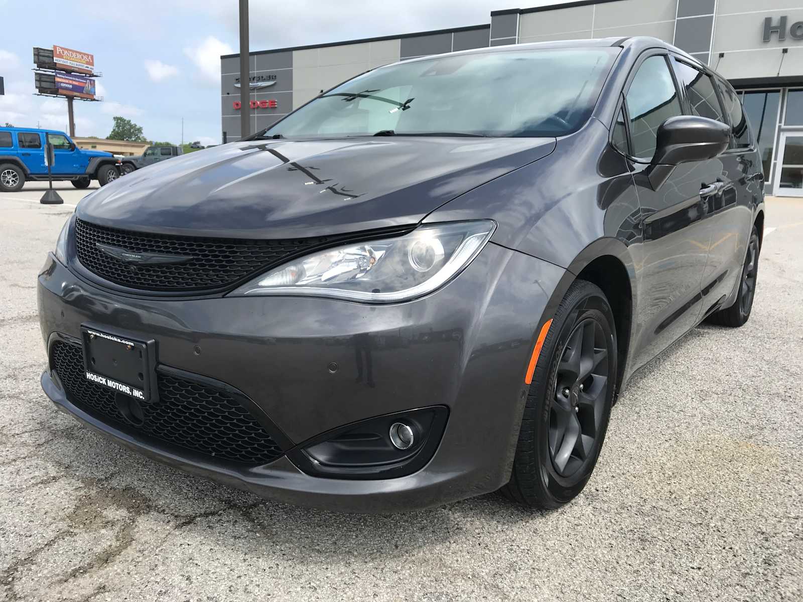 Used 2019 Chrysler Pacifica Touring Plus with VIN 2C4RC1FG1KR669847 for sale in Vandalia, IL