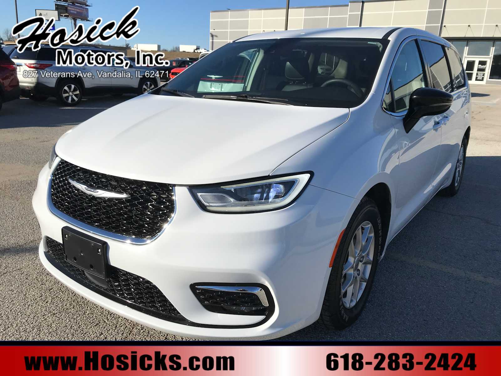 2024 Chrysler Pacifica Touring L's photo