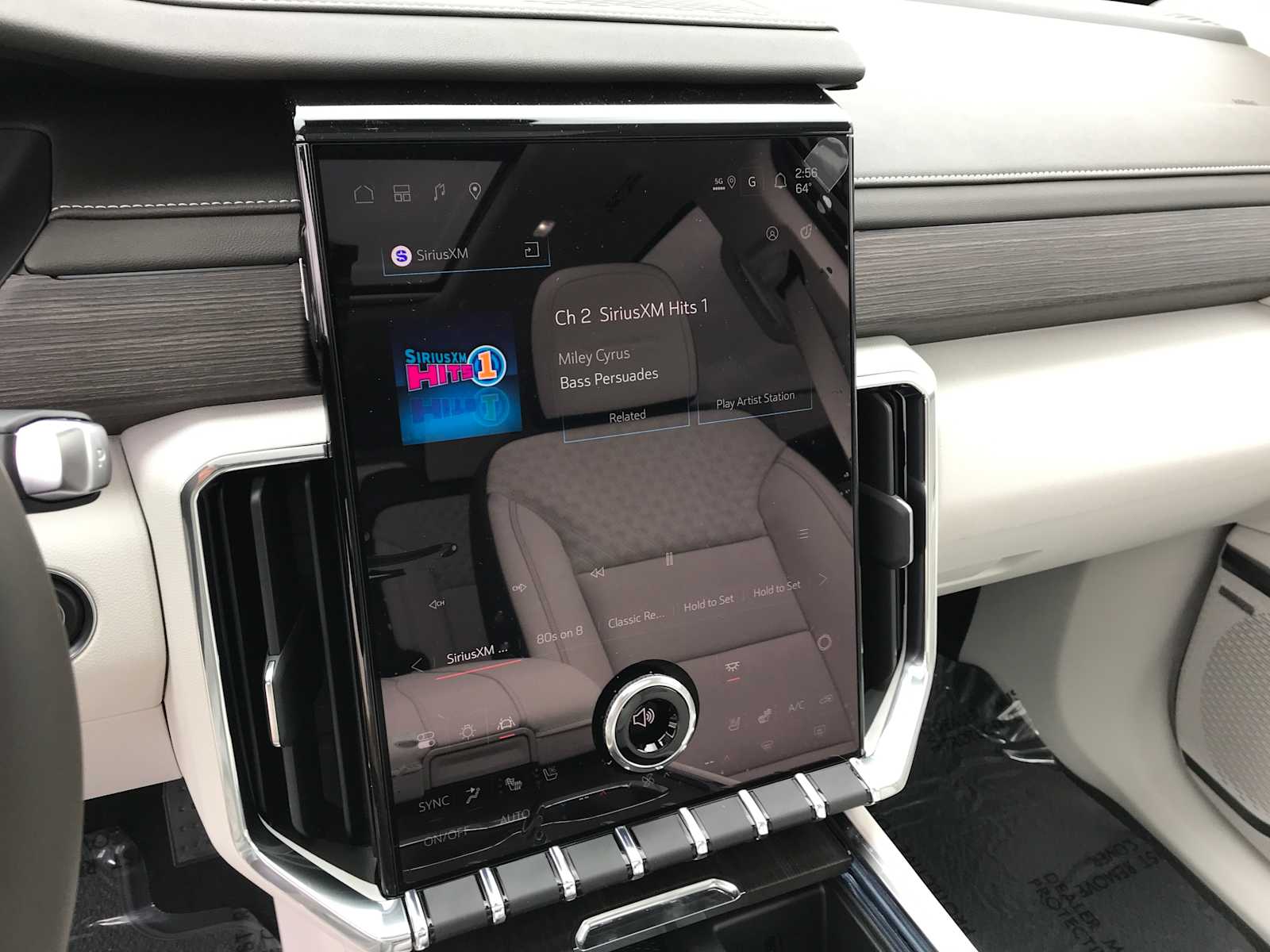 2027 GMC Acadia Denali - Photo 16