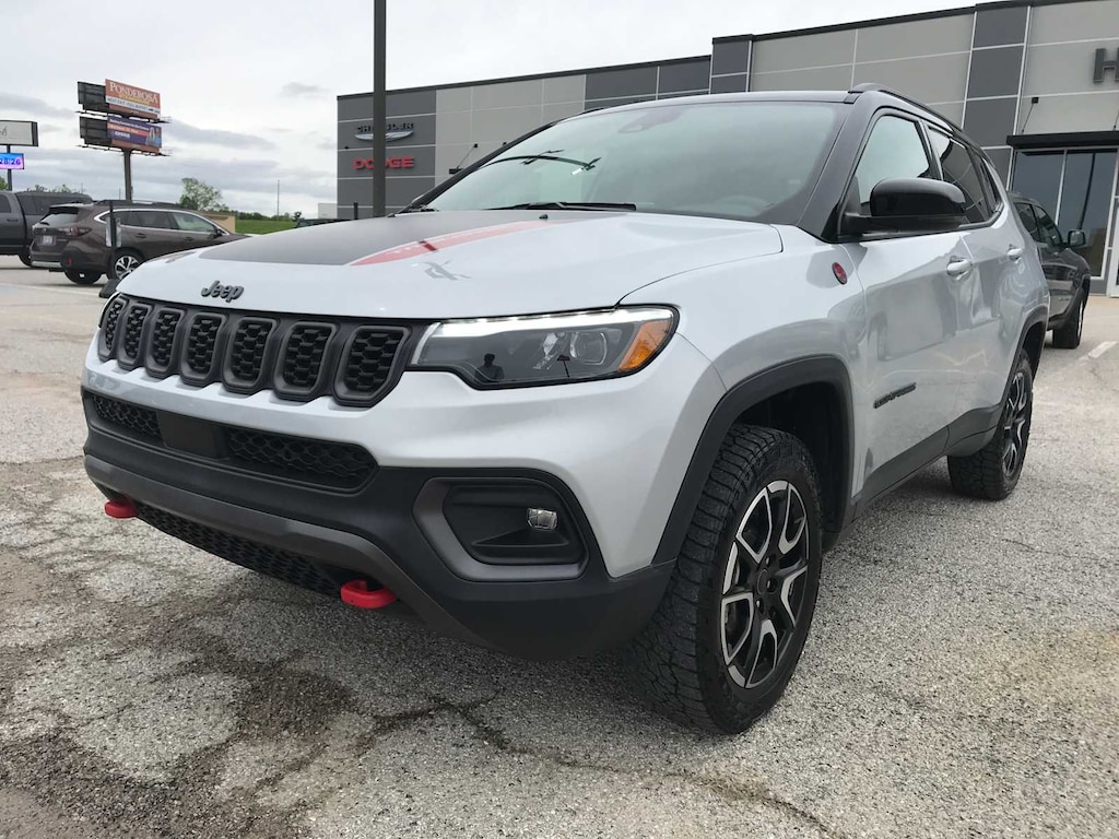 Used 2025 Jeep Compass Trailhawk
