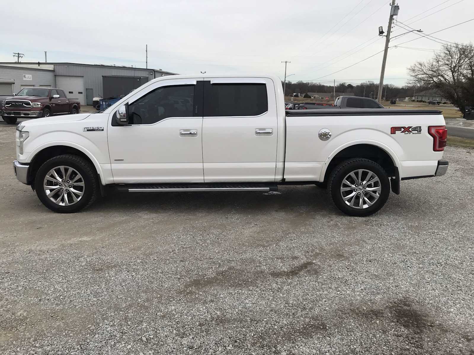 Used 2016 Ford F-150 XLT with VIN 1FTFW1EG1GFB39338 for sale in Vandalia, IL