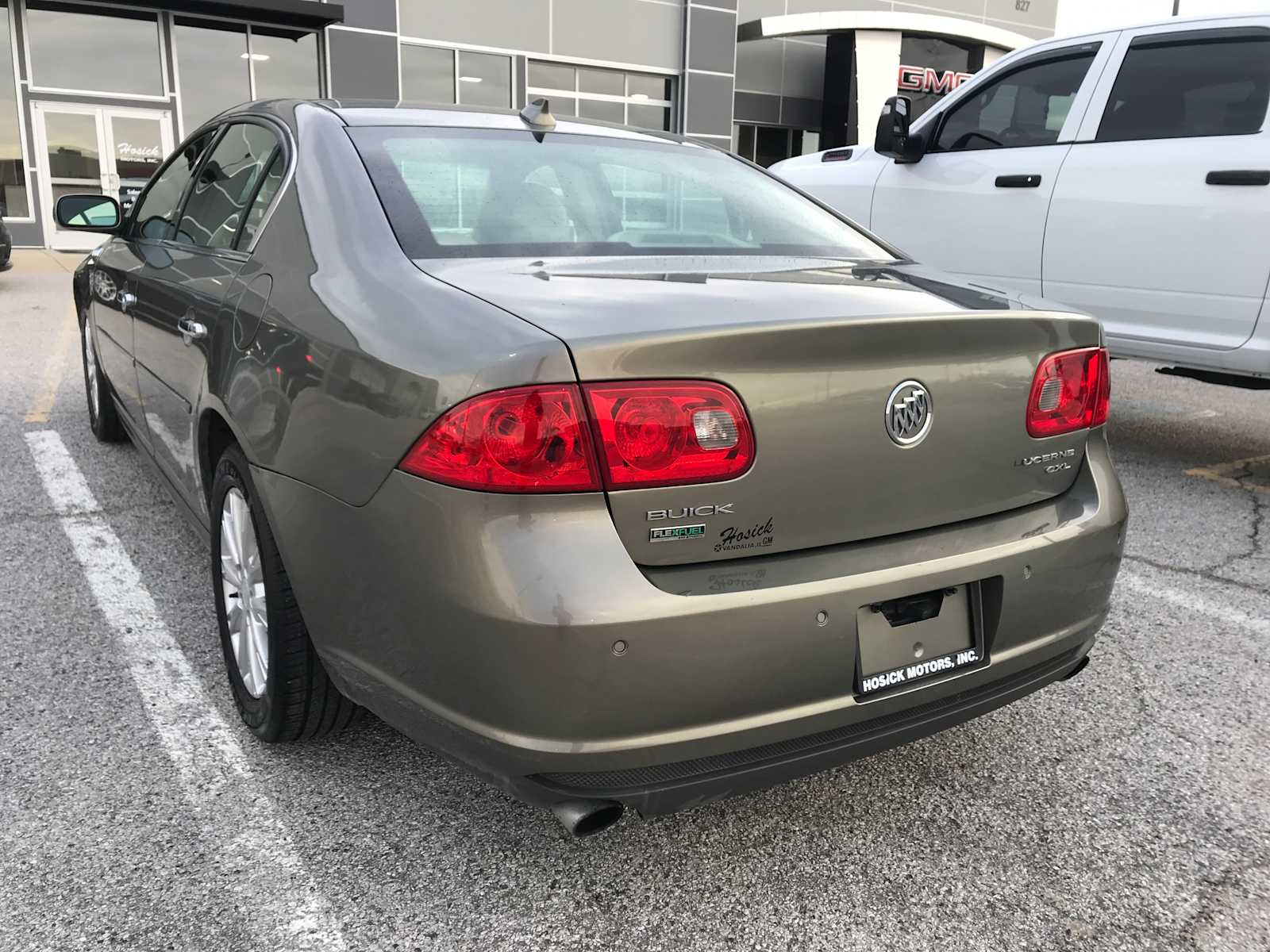 Used 2010 Buick Lucerne CXL with VIN 1G4HC5EM3AU127608 for sale in Vandalia, IL