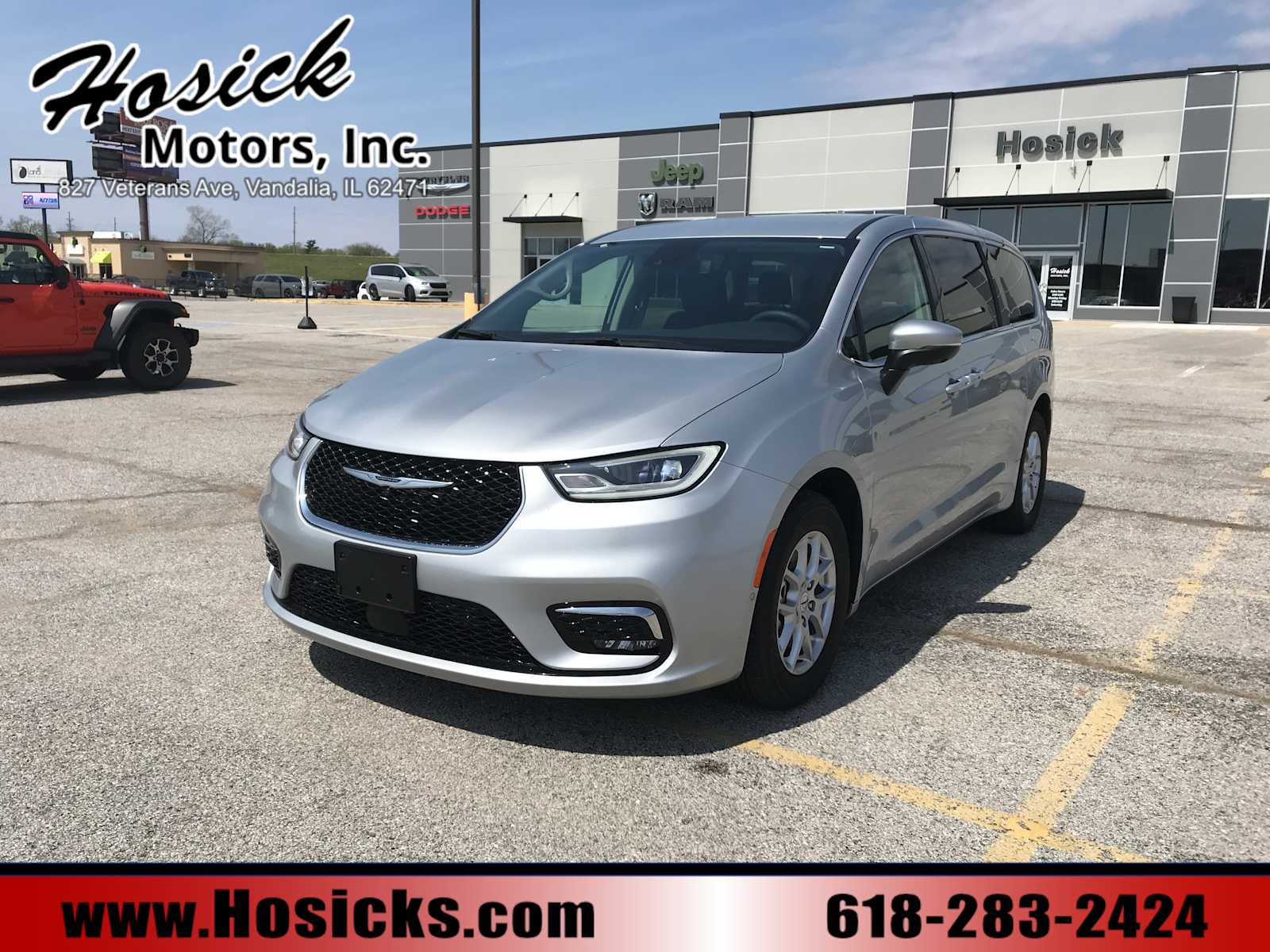 2023 Chrysler Pacifica Touring L's photo