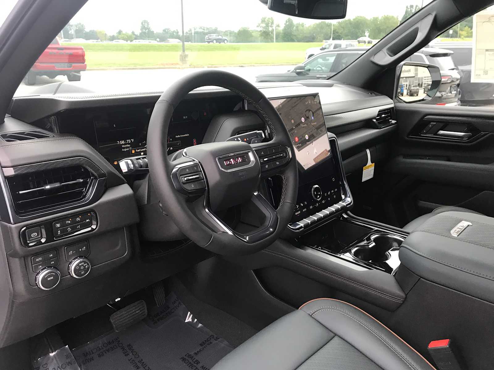 2026 GMC Yukon AT4 - Photo 13