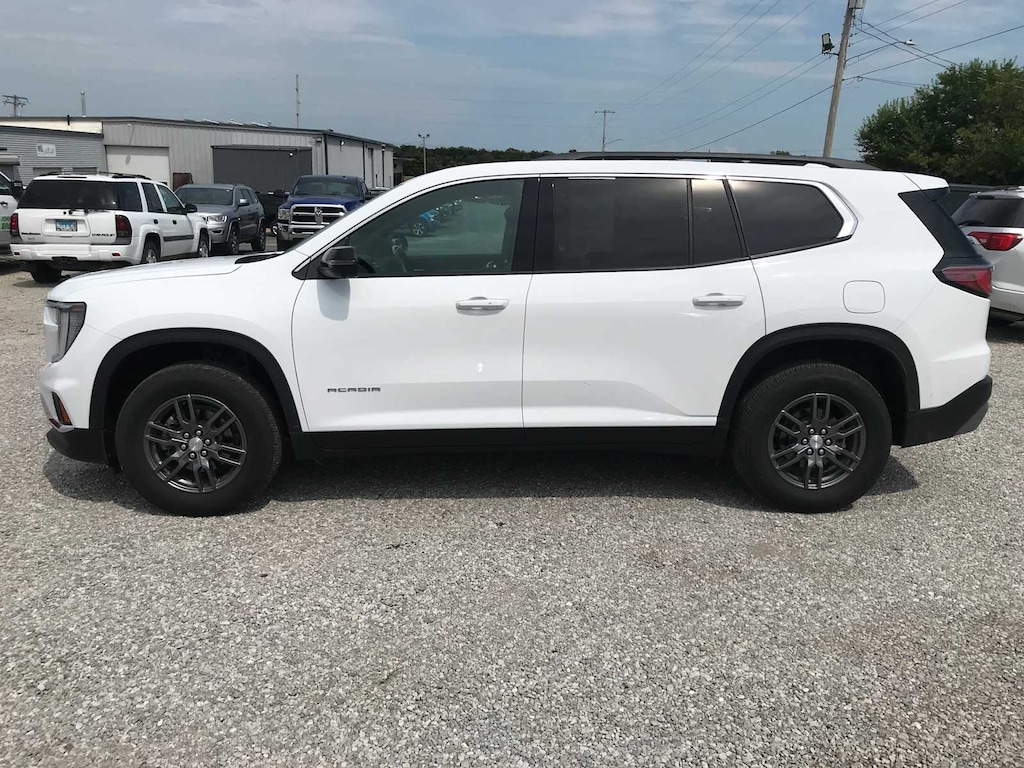 Used 2025 GMC Acadia Elevation SUV