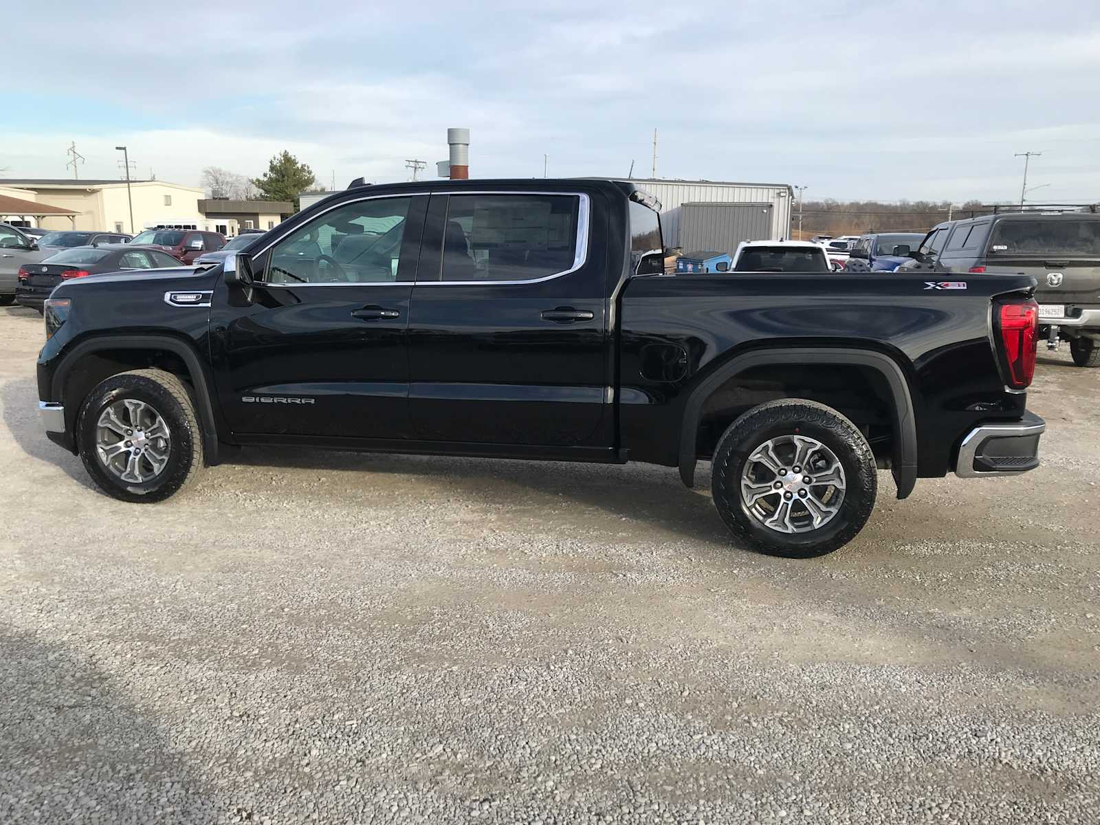 2026 GMC Sierra 1500 SLE - Photo 4