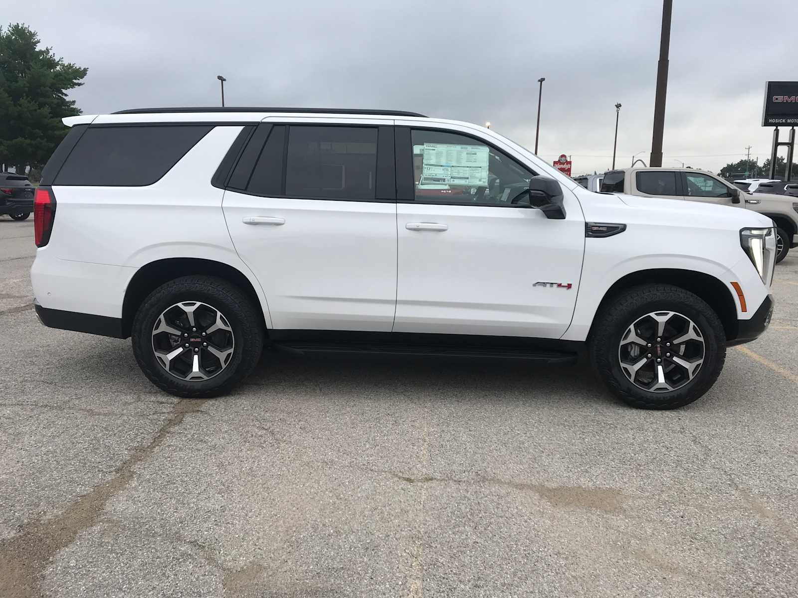 2026 GMC Yukon AT4 - Photo 7