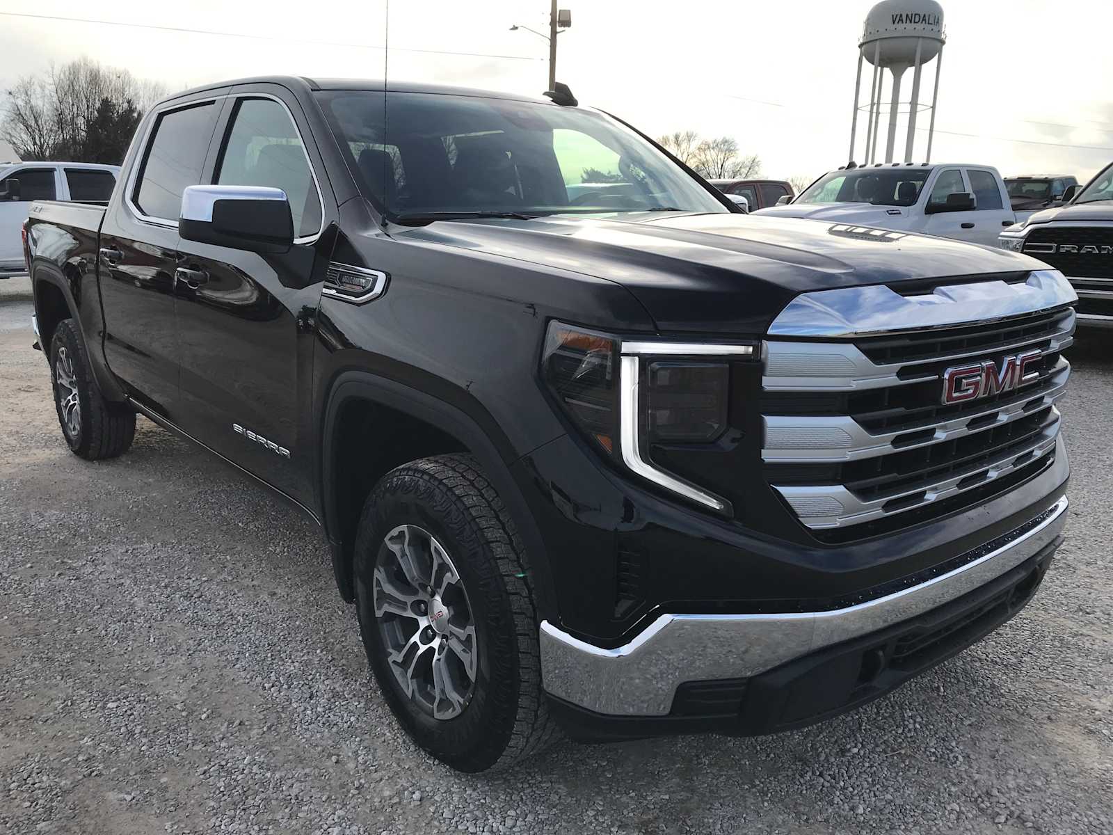 2026 GMC Sierra 1500 SLE - Photo 11