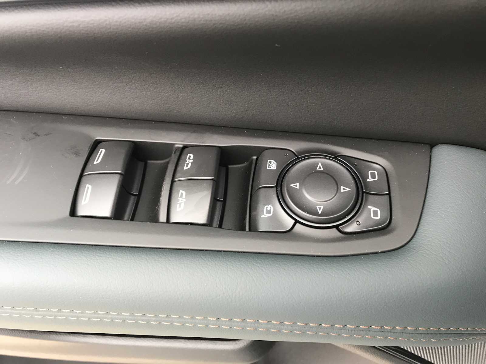2026 GMC Yukon AT4 - Photo 24