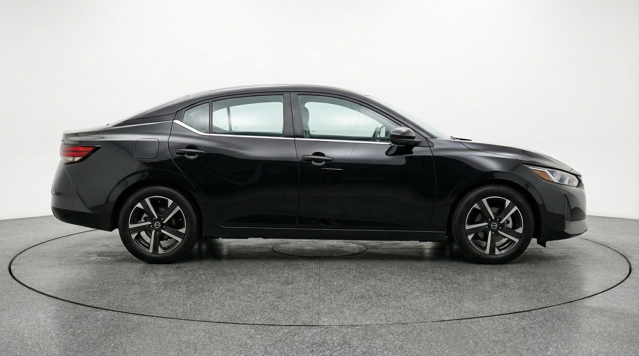 Thumbnail: 2025 Nissan Sentra - 10