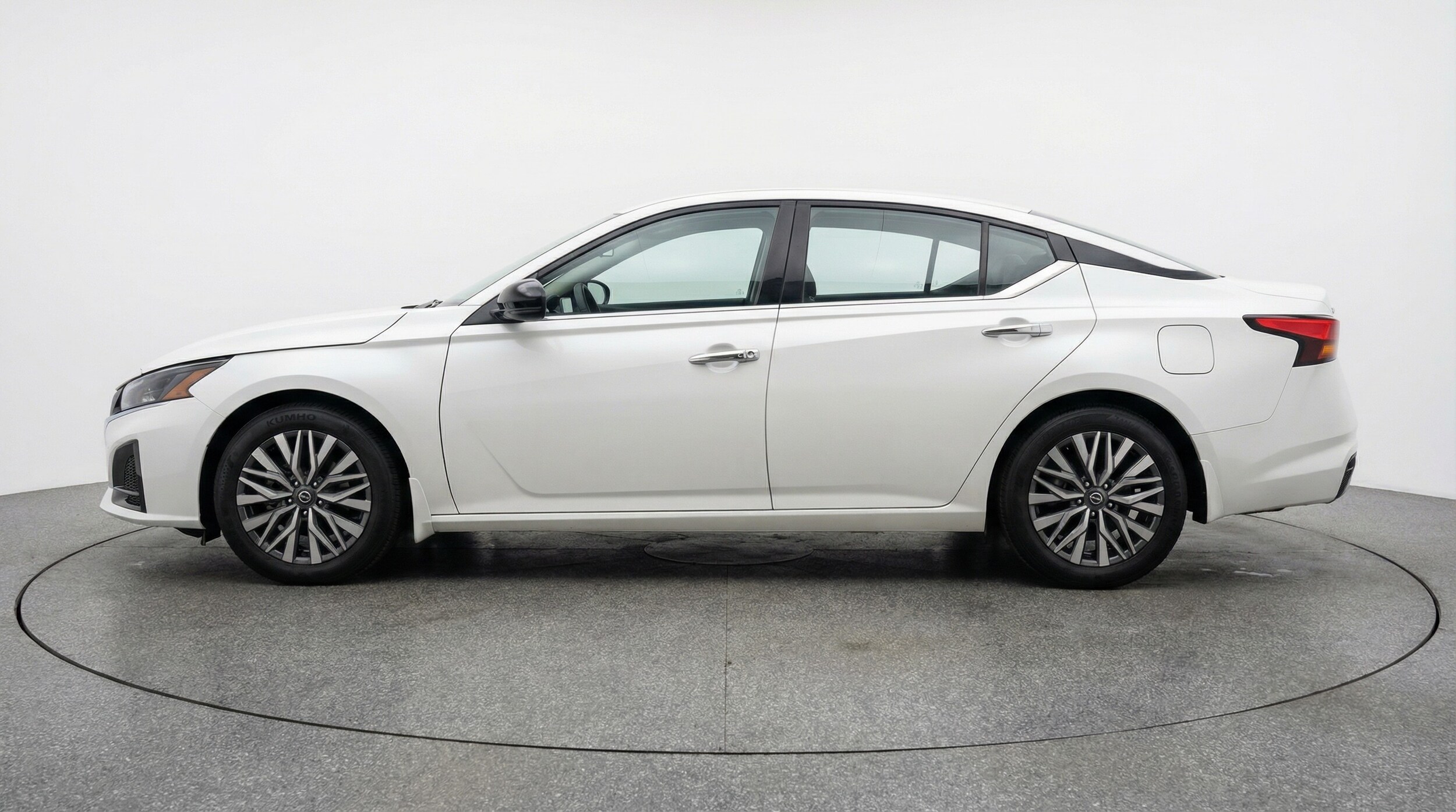 Thumbnail: 2025 Nissan Altima - 4