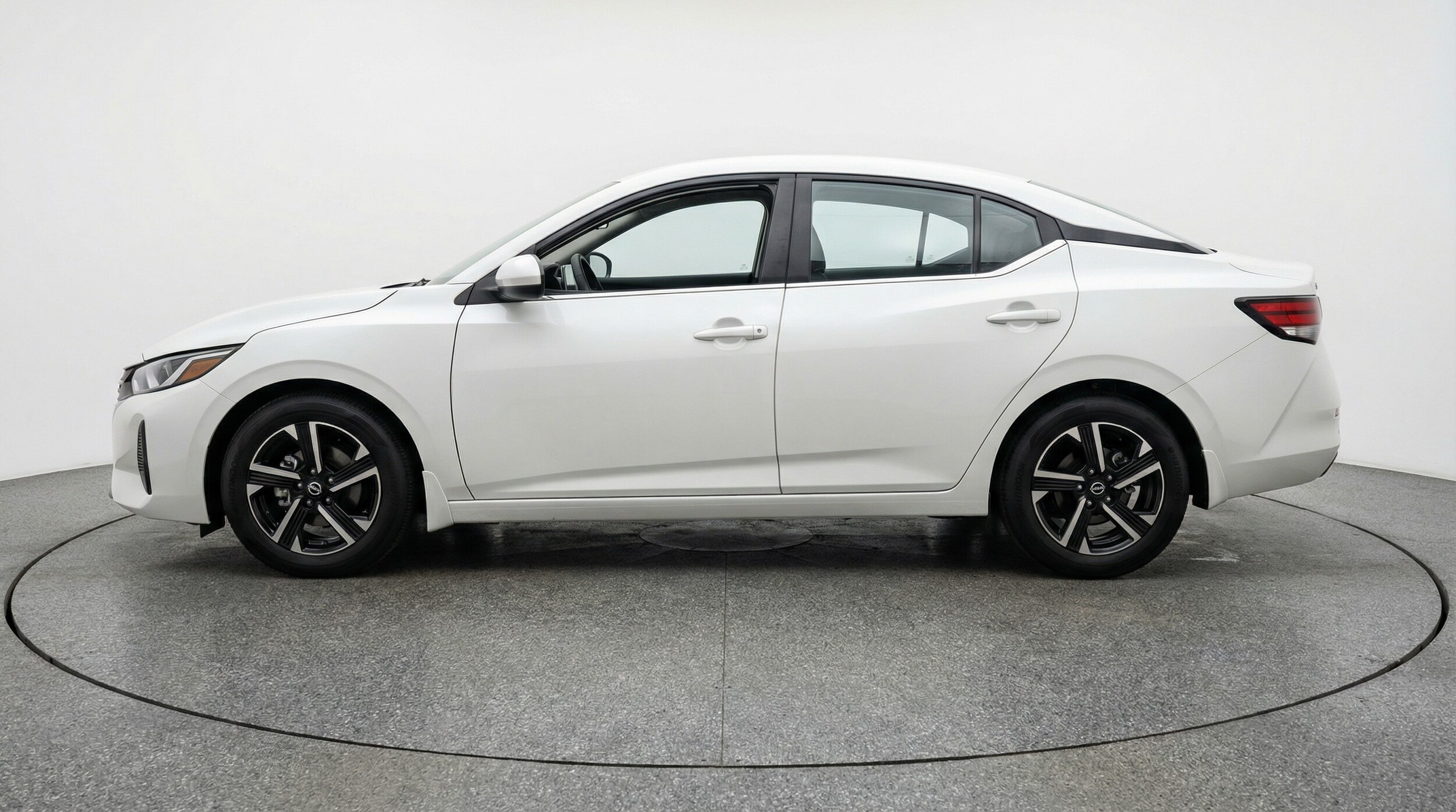 Thumbnail: 2025 Nissan Sentra - 4