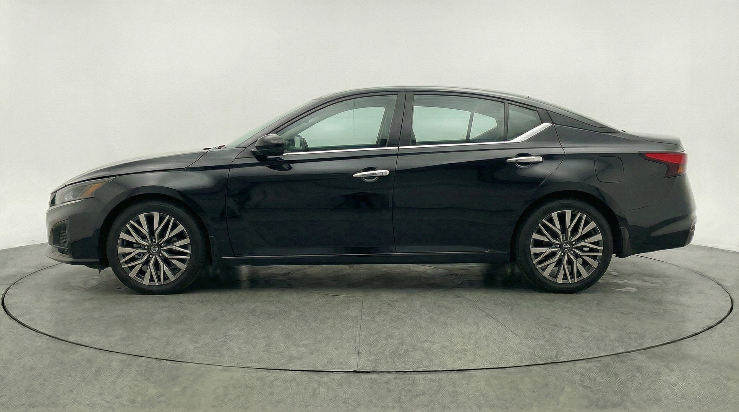 Thumbnail: 2025 Nissan Altima - 4