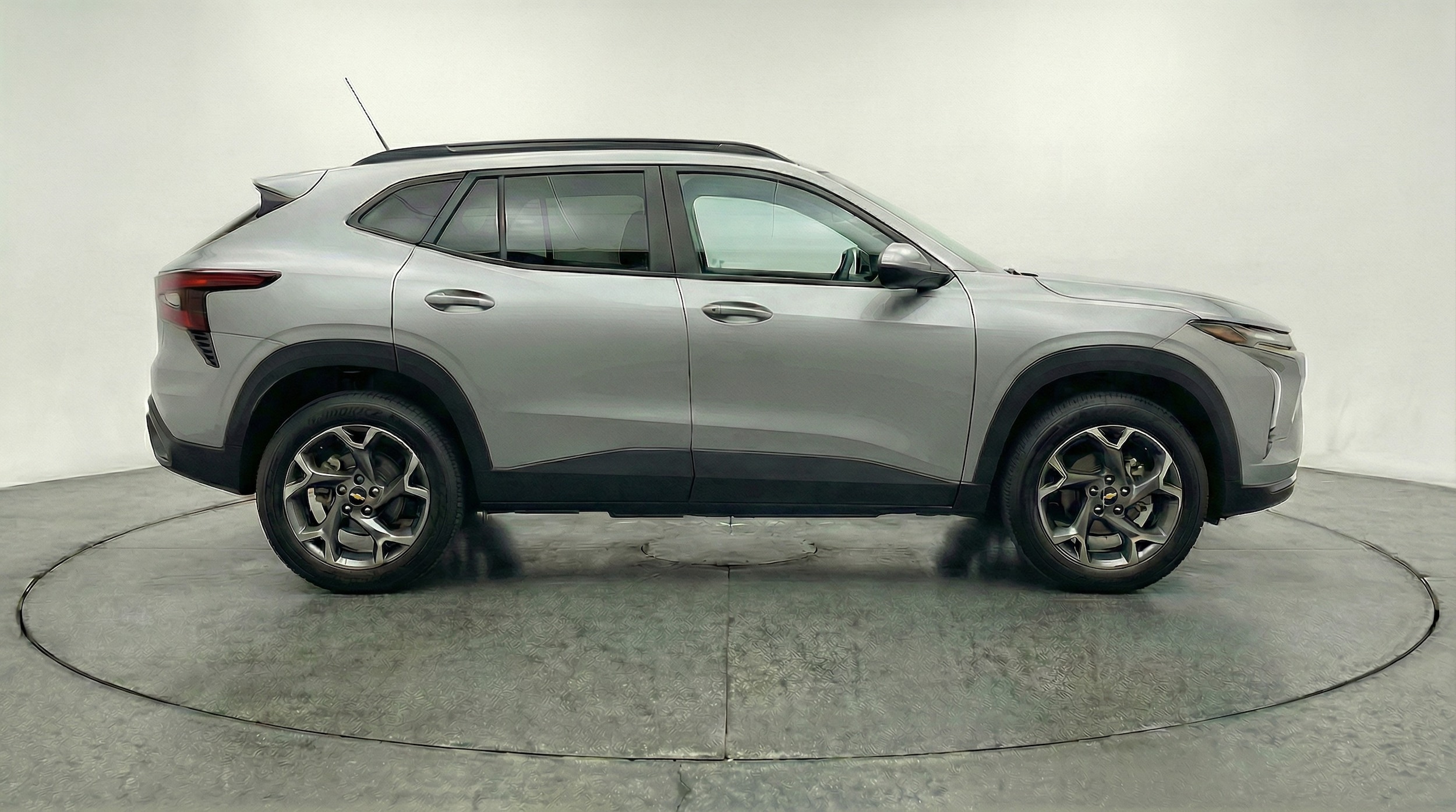 Thumbnail: 2025 Chevrolet Trax - 8