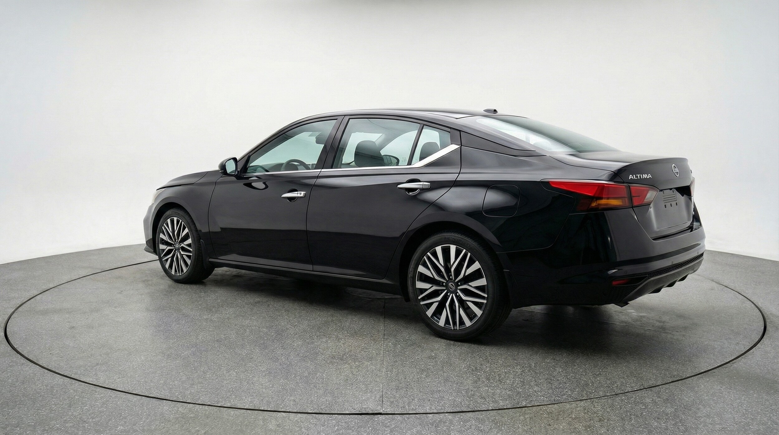 Thumbnail: 2025 Nissan Altima - 5