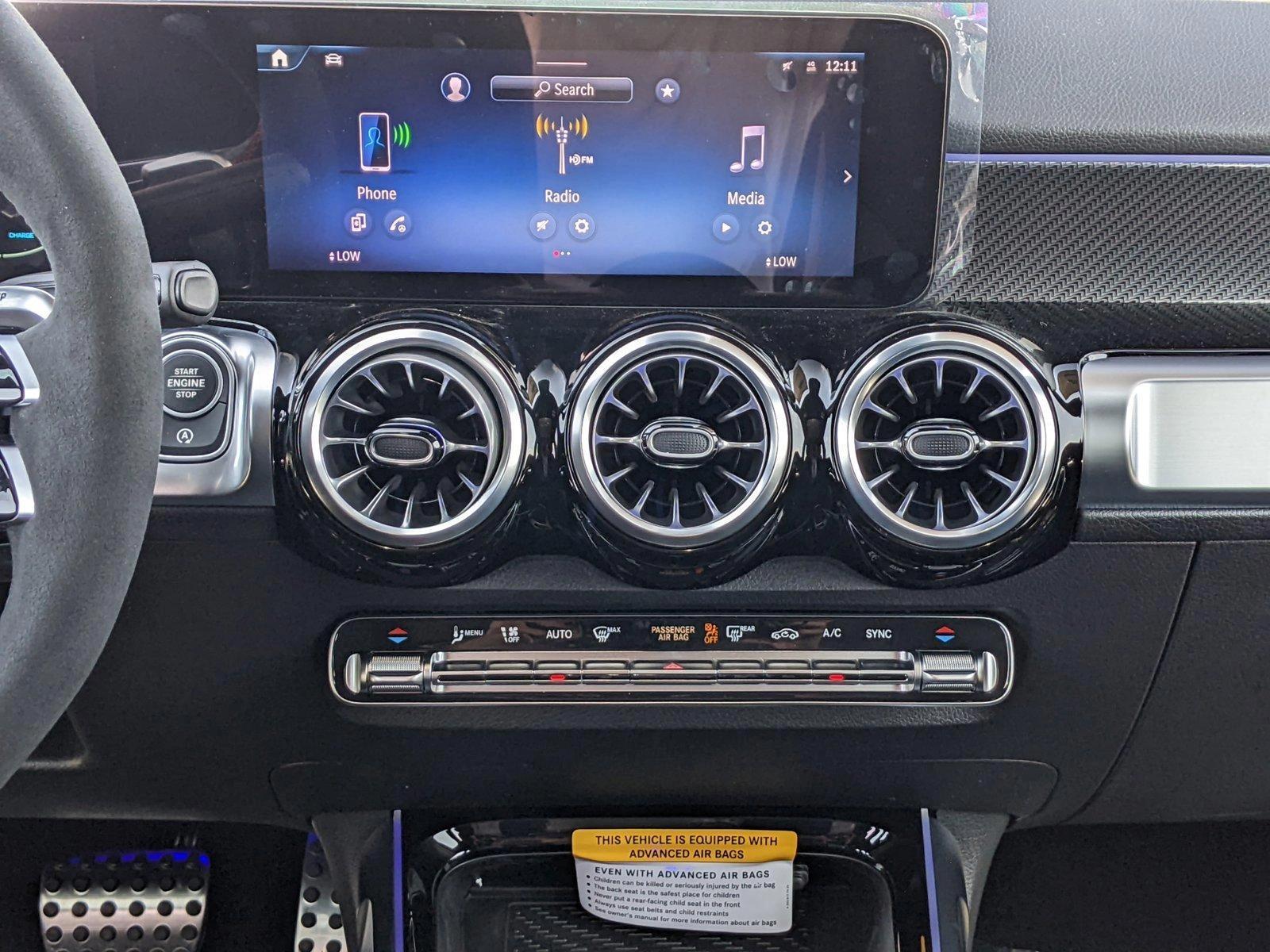 2025 Mercedes-Benz GLB GLB35 AMG - Photo 14