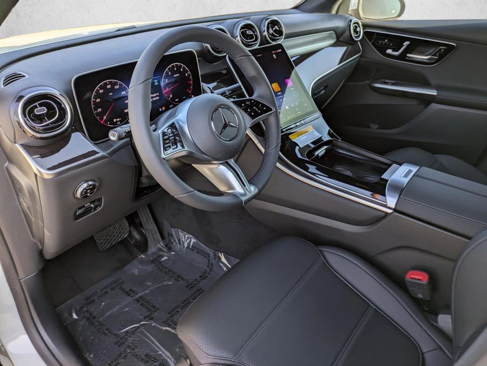 2026 Mercedes Benz GLC 300 photo 3