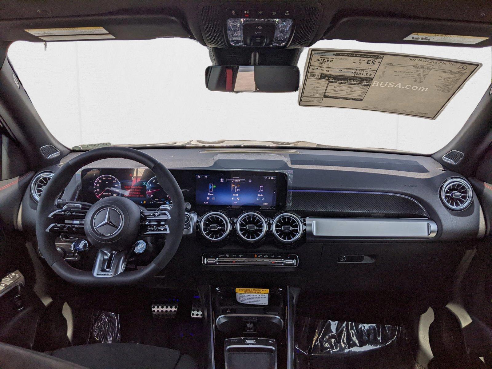2025 Mercedes-Benz GLB GLB35 AMG - Photo 15