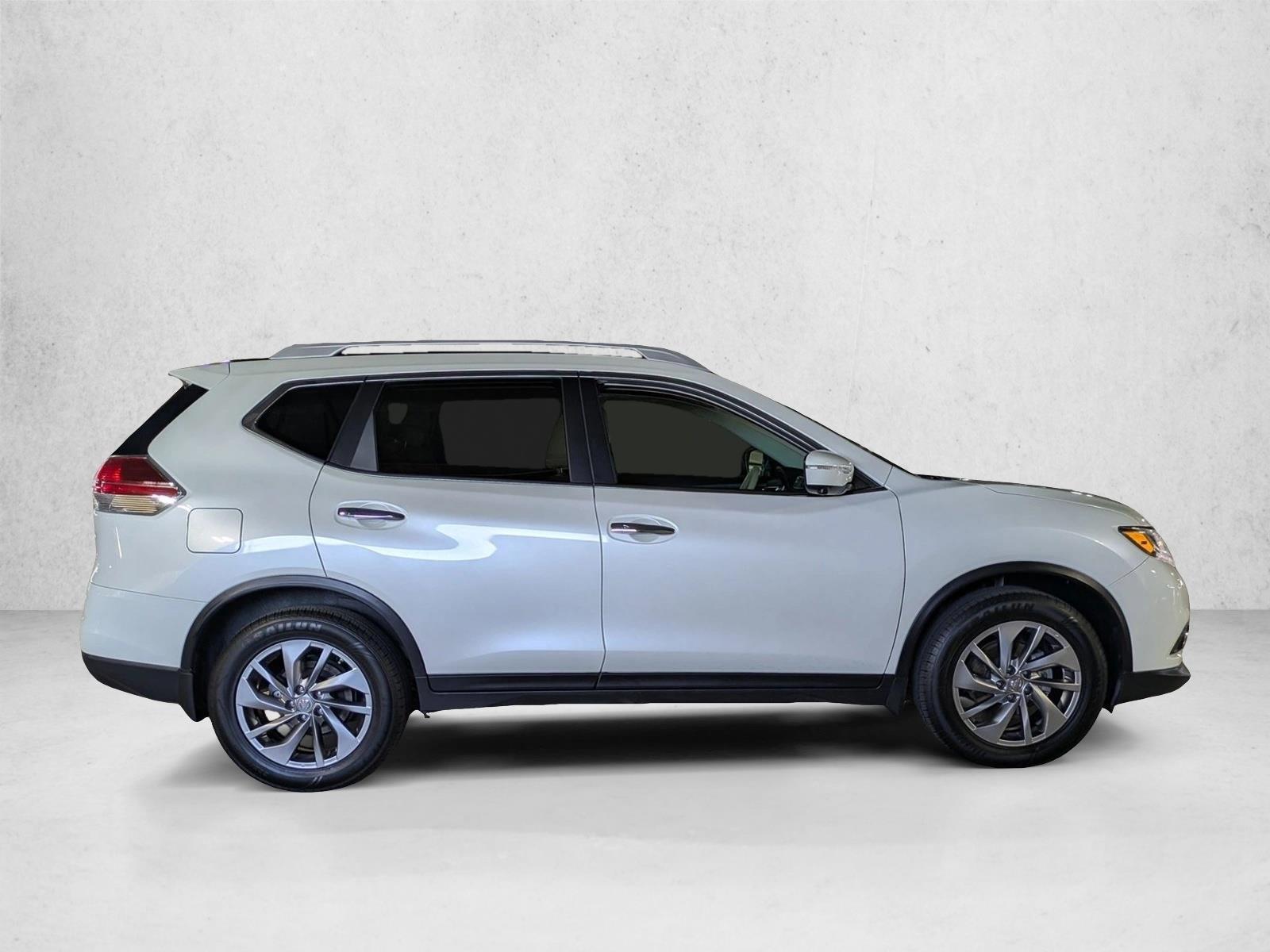 2015 Nissan Rogue SL photo 3