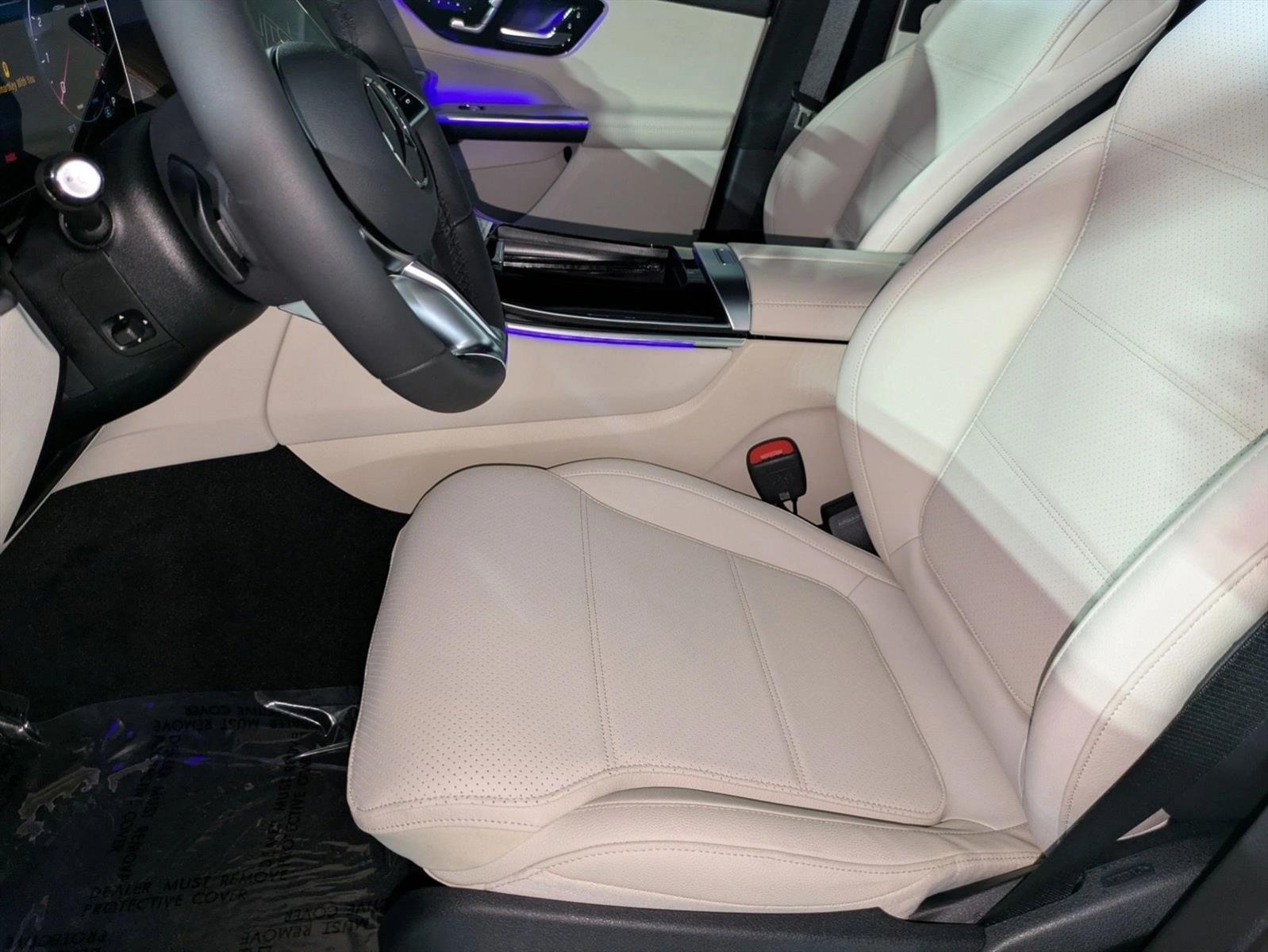 2026 Mercedes Benz GLC 300 photo 4