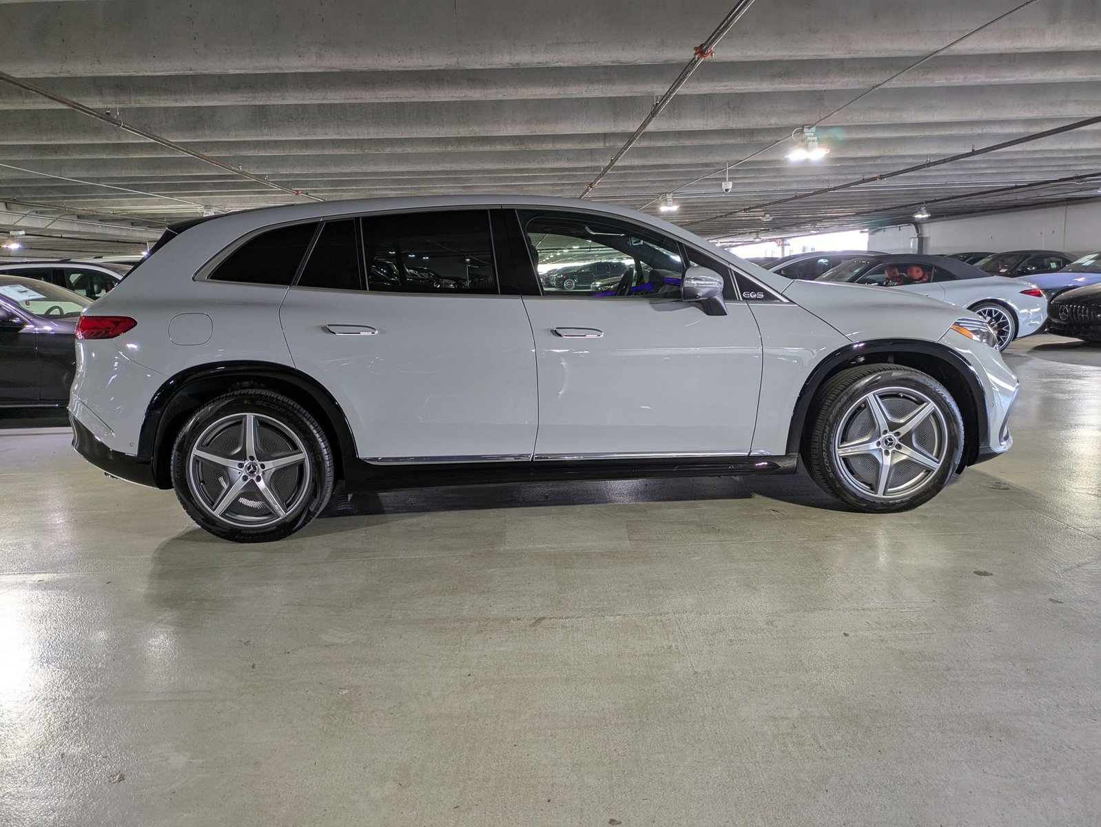 2023 Mercedes Benz EQS SUV 580 4MATIC photo 4