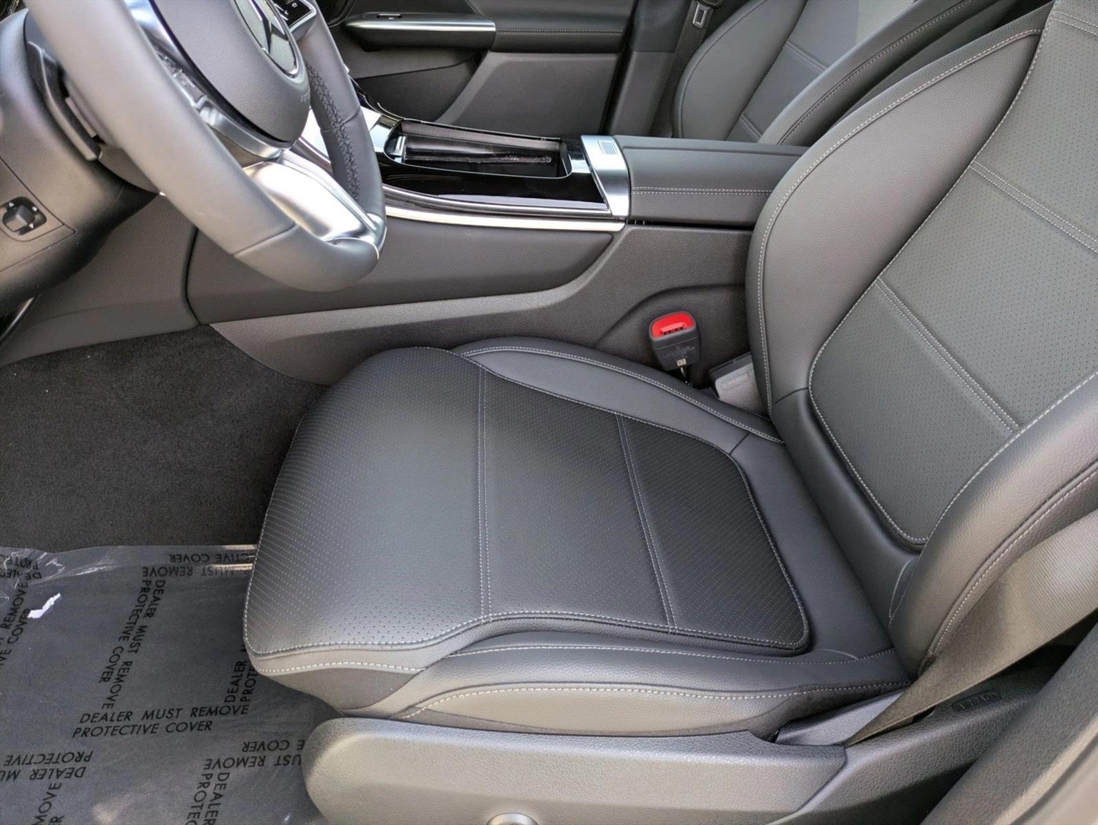 2026 Mercedes Benz GLC 300 photo 4