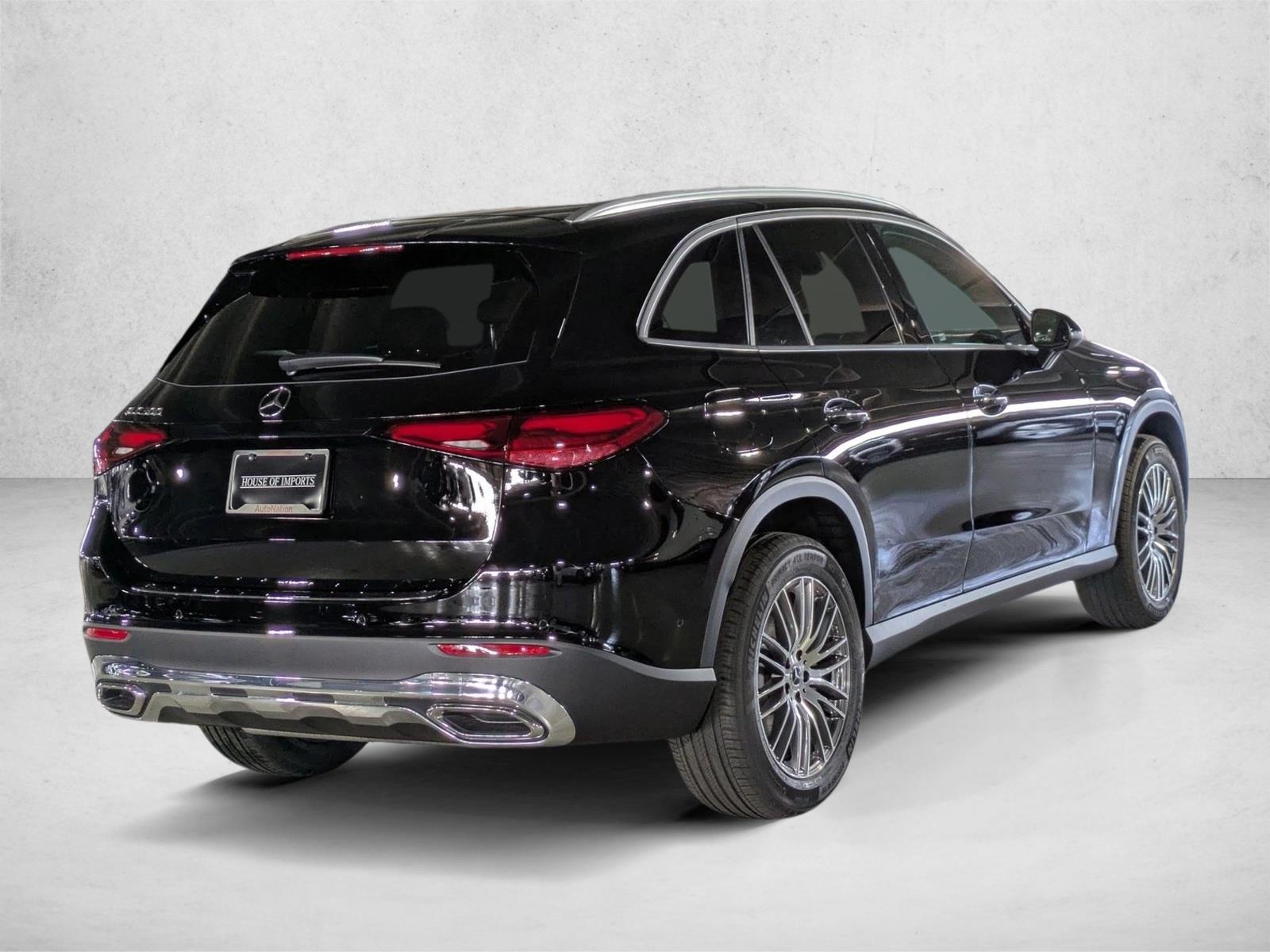 2026 Mercedes Benz GLC 300 photo 2