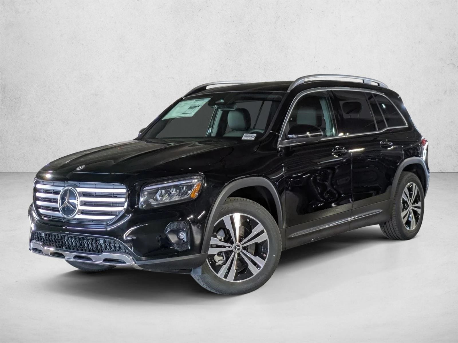 2025 Mercedes-Benz GLB Base's photo